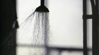 Mùa lạnh, lại nói chuyện tắm đêm và phòng ngừa đột quỵ