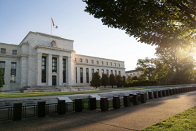 Quan chức Fed lo lạm phát tăng sau khi ông Trump nhậm chức