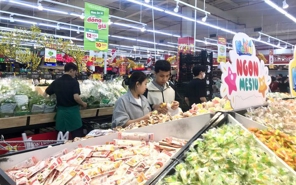 Hanoi increases supply of essential goods for Tet