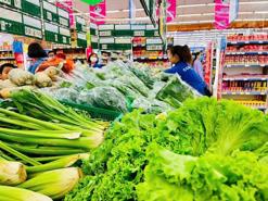 Hàng tiêu dùng tiếp tục giảm giá sau Tết