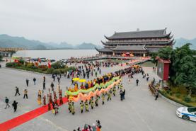 Đầu xuân, tour du lịch tâm linh hút khách