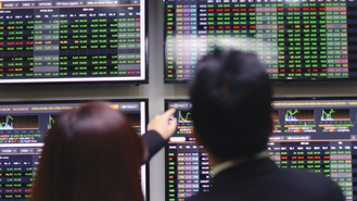 Vietnam seen as best stock market performer in Southeast Asia in 2024
