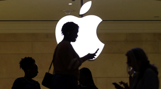 Lo bị áp thuế quan, Apple tuyên bố rót 500 tỷ đầu tư vào Mỹ