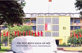 Vietnam prioritizes tech education at five universities