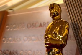 Những khoảnh khắc thời trang ấn tượng tại thảm đỏ Oscar 2025