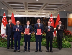 Nam Dinh grants investment certificate to Vietnam-Singapore IP