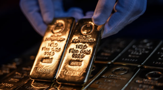 Giá vàng vượt mốc 3.000 USD lần đầu tiên trong lịch sử