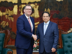 PM encourages Trump organization to expand investment in Vietnam