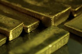 Giá vàng không có dấu hiệu dừng lại dù đã vượt 3.300 USD/oz, SPDR Gold Trust mua 4 tấn