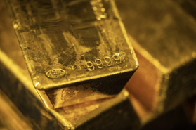 Vàng bị bán tháo theo chứng khoán, “cá mập” SPDR Gold Trust xả hơn 3 tấn