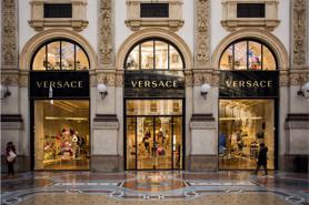 Versace sẽ ra sao dưới trướng Prada? 
