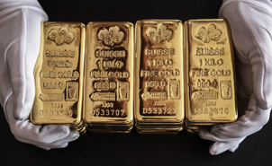 Giá vàng tăng “bung nóc”, vượt 3.400 USD/oz khi đồng USD rớt xuống đáy 3 năm