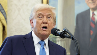 Ông Trump bớt “làm căng”, tuyên bố không sa thải ông Powell