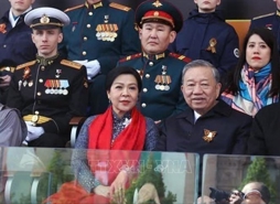 Tổng Bí thư Tô Lâm và Phu nhân dự Lễ duyệt binh kỷ niệm 80 năm Ngày Chiến thắng trong Chiến tranh Vệ quốc vĩ đại tại Moskva