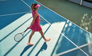 “Fan hâm mộ” môn tennis nên mặc gì cho “chất”?
