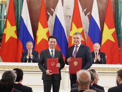 Cooperation agreements between Vietnam and Russia signed