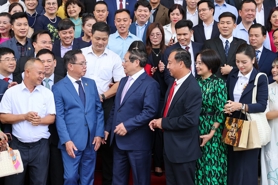 Chính phủ cam kết tháo gỡ loạt vướng mắc từ đất đai, thủ tục đến vốn và hạ tầng