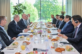 Swedish businesses asked to expand investment in Vietnam
