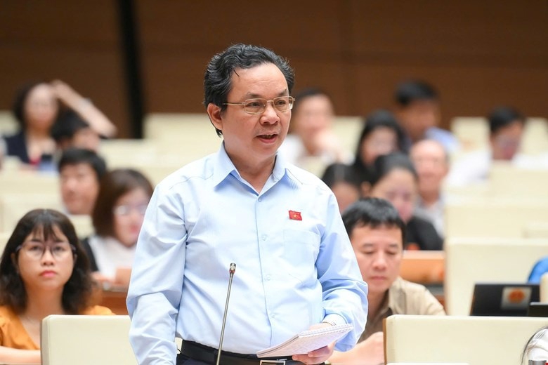 Đại biểu Ho&agrave;ng Văn Cường (H&agrave; Nội) chất vấn