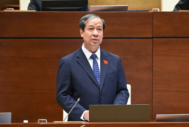 Bộ trưởng Bộ Giáo dục và Đào tạo Nguyễn Kim Sơn trả lời chất vấn.