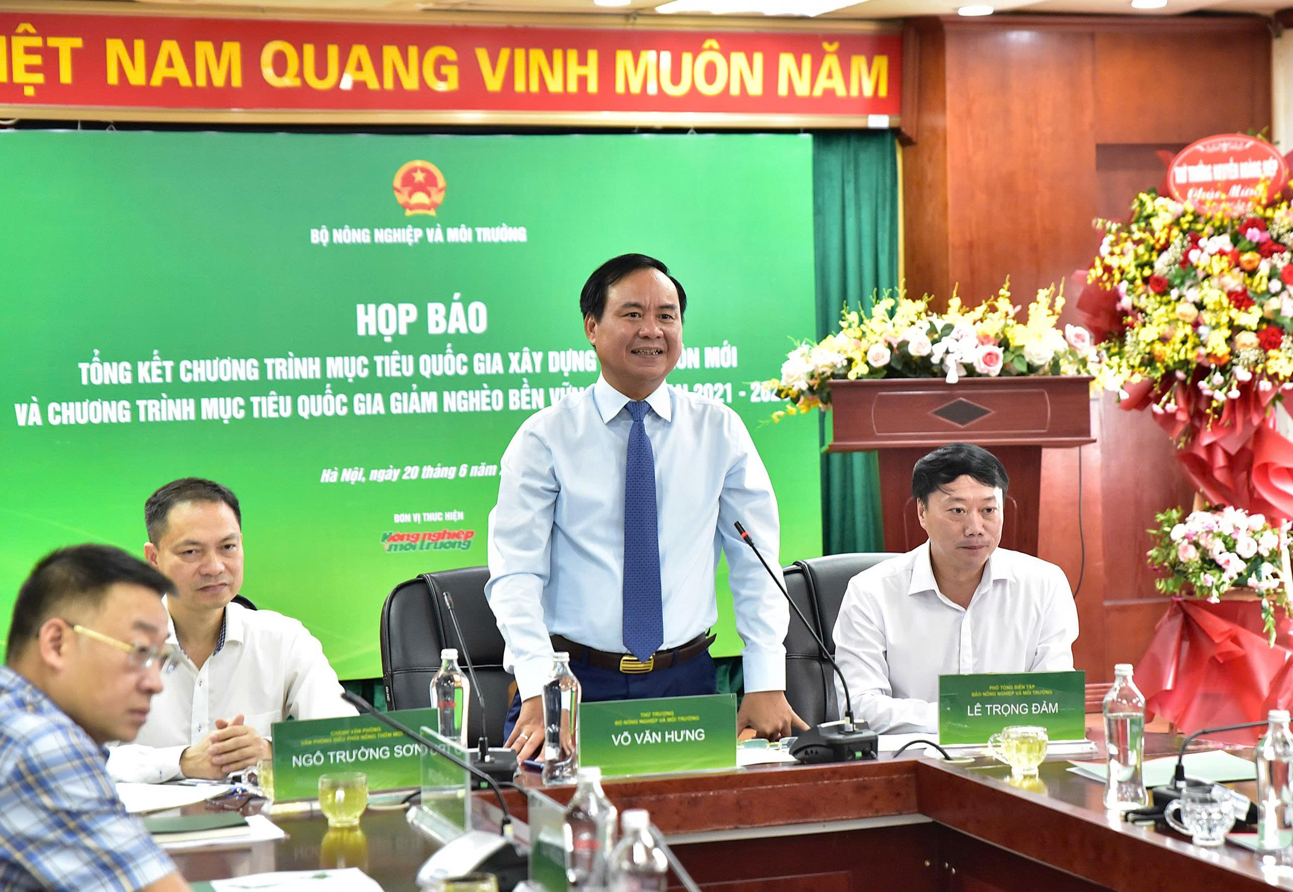 Theo Thứ trưởng Bộ Nông nghiệp và Môi trưởng Võ Văn Hưng thông tin về định hướng hợp nhất 2 chương trình mục tiêu quốc gia. Ảnh: Hoài Thơ.