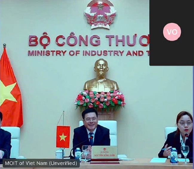 Bộ trưởng Nguyễn Hồng Di&ecirc;n đ&agrave;m ph&aacute;n c&ugrave;ng l&uacute;c với Bộ trưởng Howard Lutnick v&agrave; Trưởng Đại diện thương mại Hoa Kỳ Jamieson Greer theo h&igrave;nh thức trực tuyến.