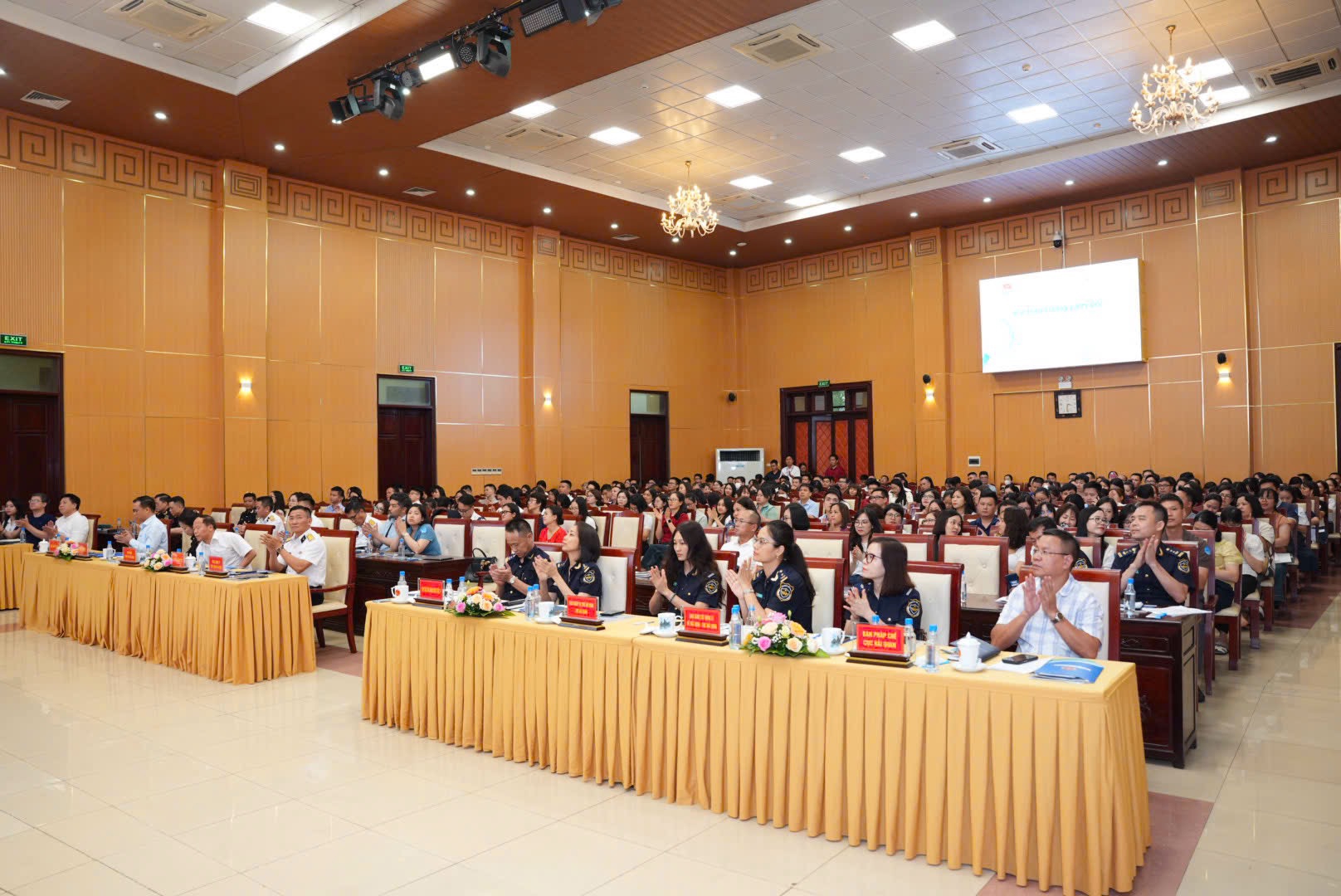 Hội nghị đối thoại doanh nghiệp diễn ra tại Bằc Ninh do Tổng c&ocirc;ng ty T&acirc;n cảng S&agrave;i G&ograve;n phối hợp c&ugrave;ng Hải quan KV5.