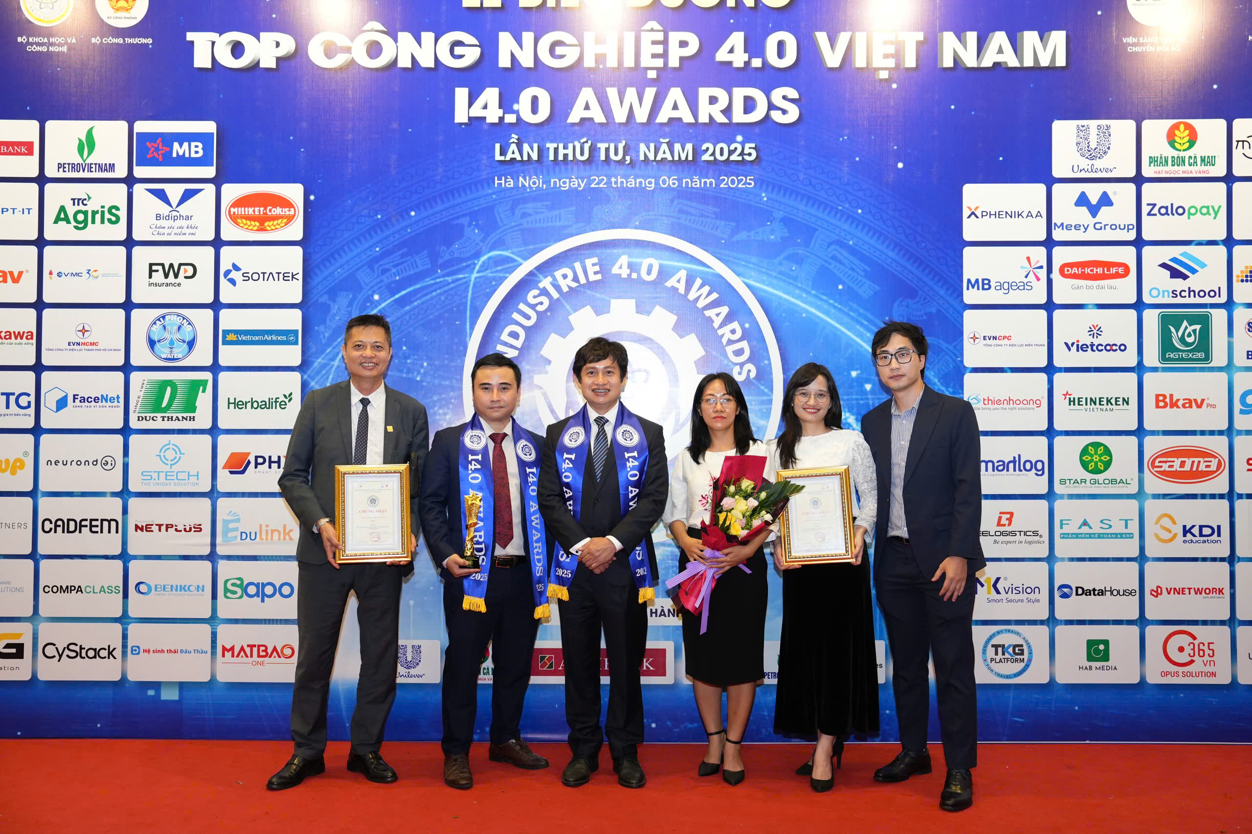 Lãnh đạo Meey Group tại Lễ vinh danh Top Công nghiệp 4.0 Việt Nam – Industrie 4.0 Awards.