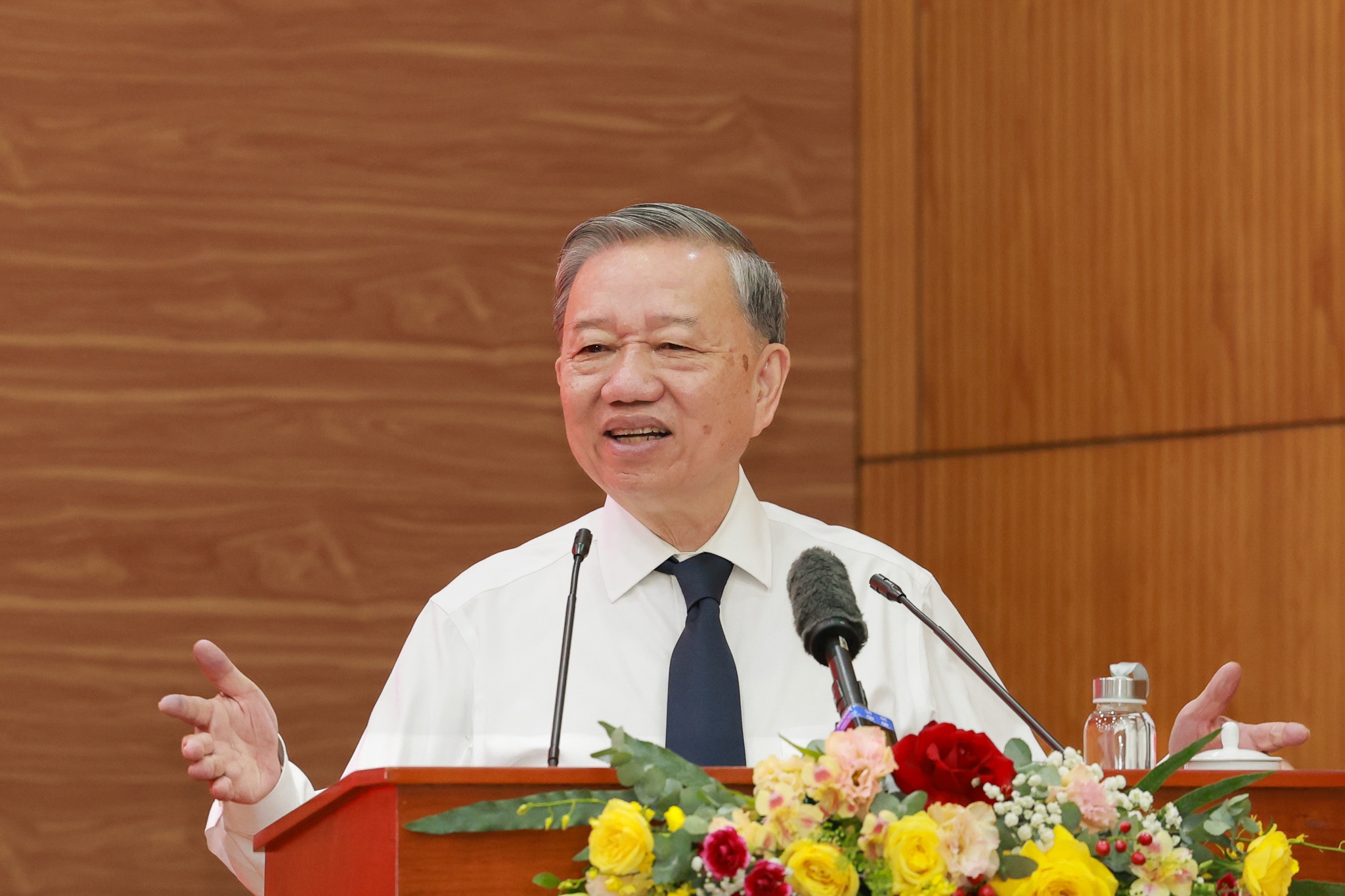 Tổng Bí thư Tô Lâm phát biểu chỉ đạo tại buổi làm việc và trao Quyết định của Bộ Chính trị về việc thành lập Cơ quan Ủy ban Trung ương Mặt trận Tổ quốc Việt Nam.