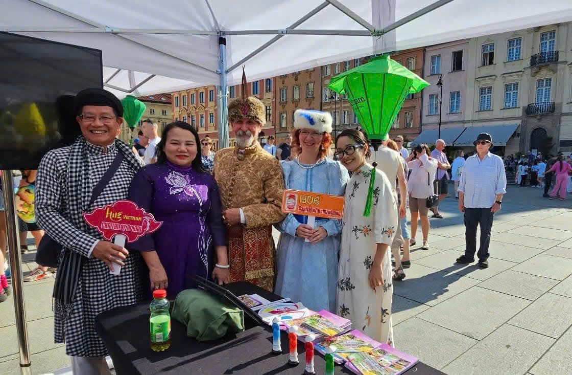 Sự kiện nằm trong khuôn khổ chuỗi hoạt động văn hóa – du lịch quy mô lớn, bao gồm Lễ hội Văn hóa và Du lịch Việt Nam tại Ba Lan