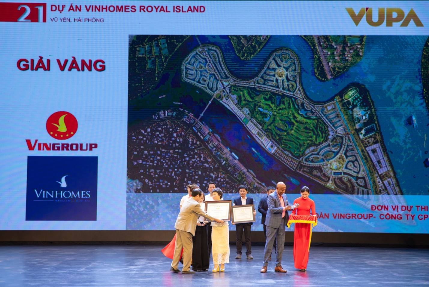 Vinhomes Royal Island nhận giải Vàng tại Giải thưởng Quy hoạch Đô thị Quốc gia lần thứ 4.