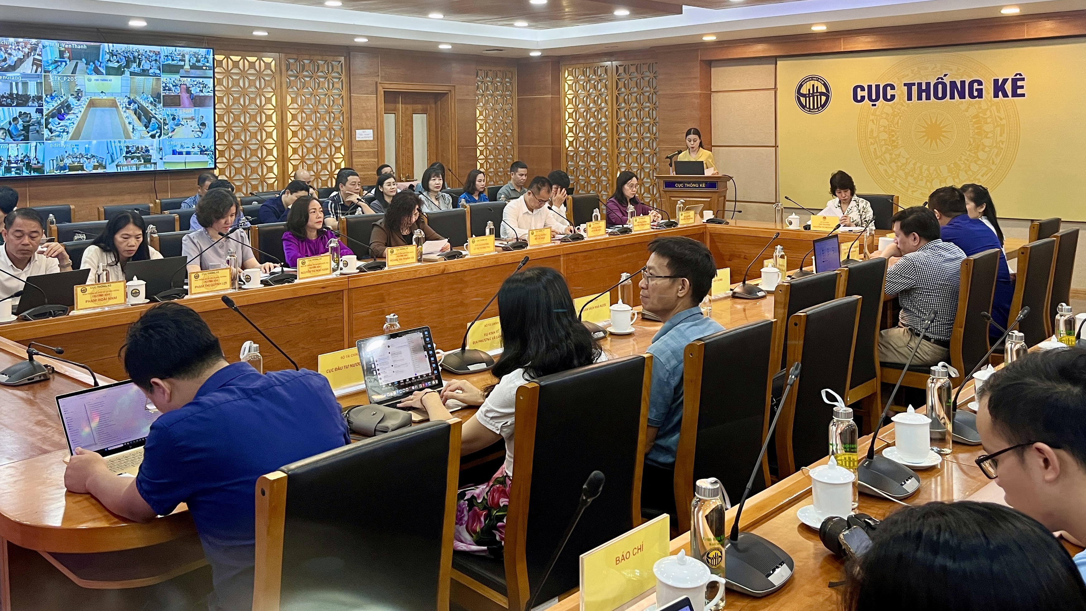 Quang cảnh hội nghị. 