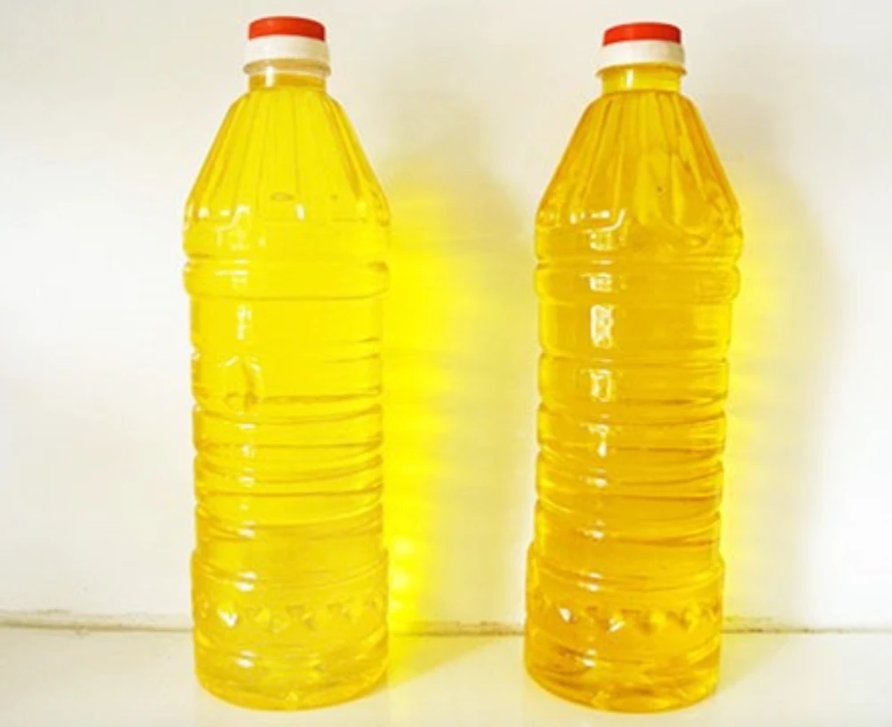 Tối 24/6, Bộ Y tế đã phát đi cảnh báo việc nhập khẩu dầu ăn dành cho thức ăn chăn nuôi để sản xuất thành dầu ăn chế biến thực phẩm cho người.