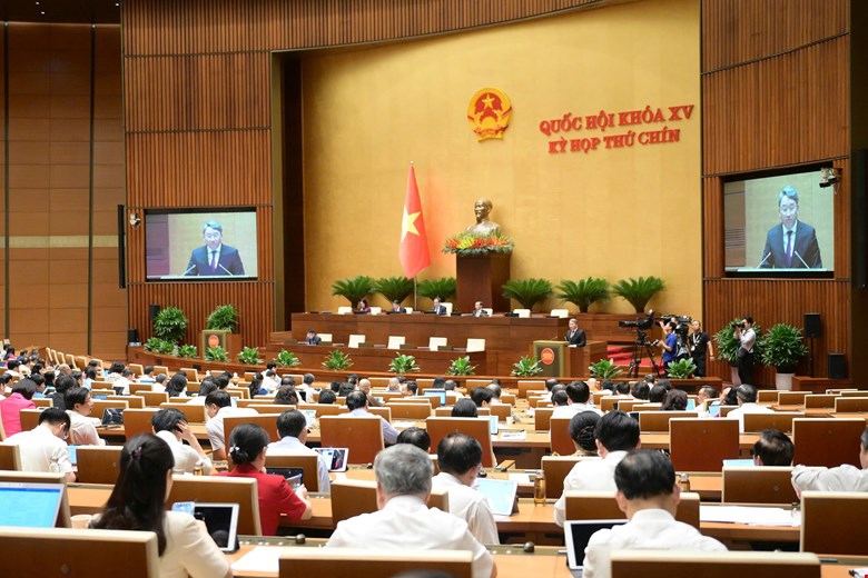 Quốc hội th&ocirc;ng qua Luật sửa đổi, bổ sung một số điều của Luật Xử l&yacute; vi phạm h&agrave;nh ch&iacute;nh.