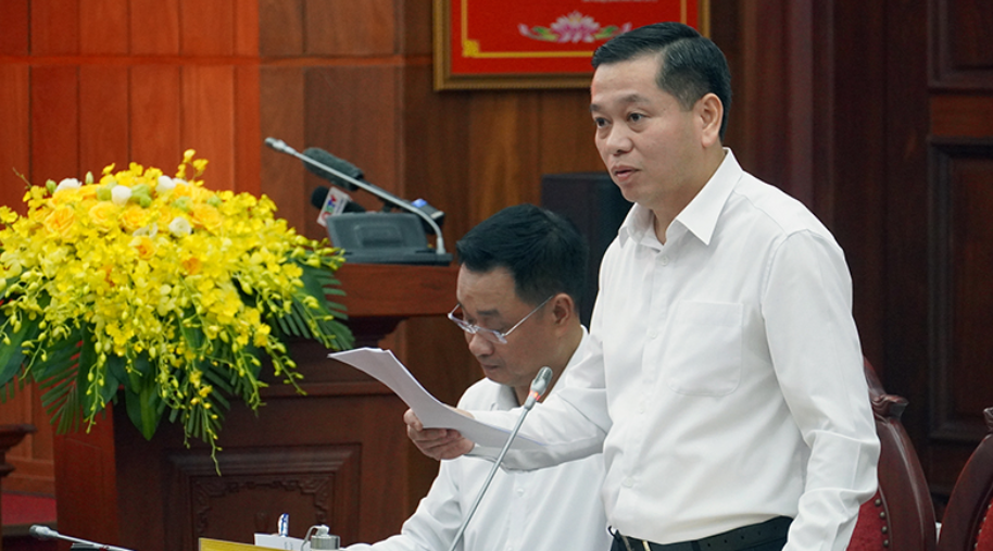 B&iacute; thư Tỉnh ủy Quảng Trị Nguyễn Long Hải ph&aacute;t biểu tại buổi l&agrave;m việc