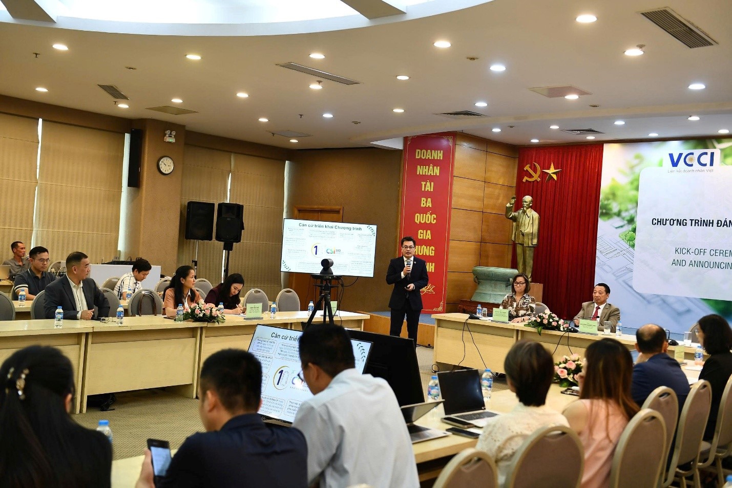 Chương tr&igrave;nh CSI 2025 c&oacute; quy tr&igrave;nh đ&aacute;nh gi&aacute; minh bạch, chặt chẽ qua ba v&ograve;ng v&agrave; thẩm định qua c&aacute;c cơ quan chức năng.