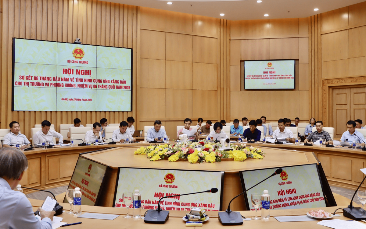 Hội nghị sơ kết t&igrave;nh h&igrave;nh cung ứng xăng dầu 6 th&aacute;ng đầu năm v&agrave; triển khai nhiệm vụ 6 th&aacute;ng cuối năm 2025.