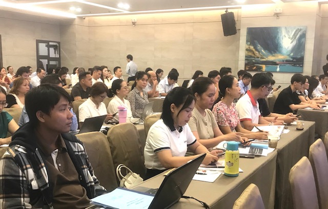 Các học viên tham gia lớp tập huấn. Ảnh Ngô Anh Văn