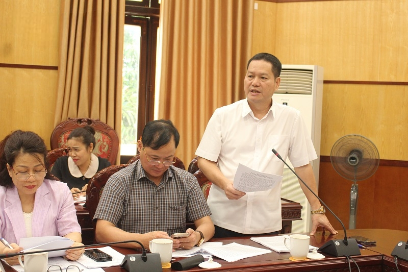 Ông Phạm Nguyên Hồng, Giám đốc Sở Văn hóa, Thể thao và Du lịch, phát biểu ý kiến tại hội nghị.