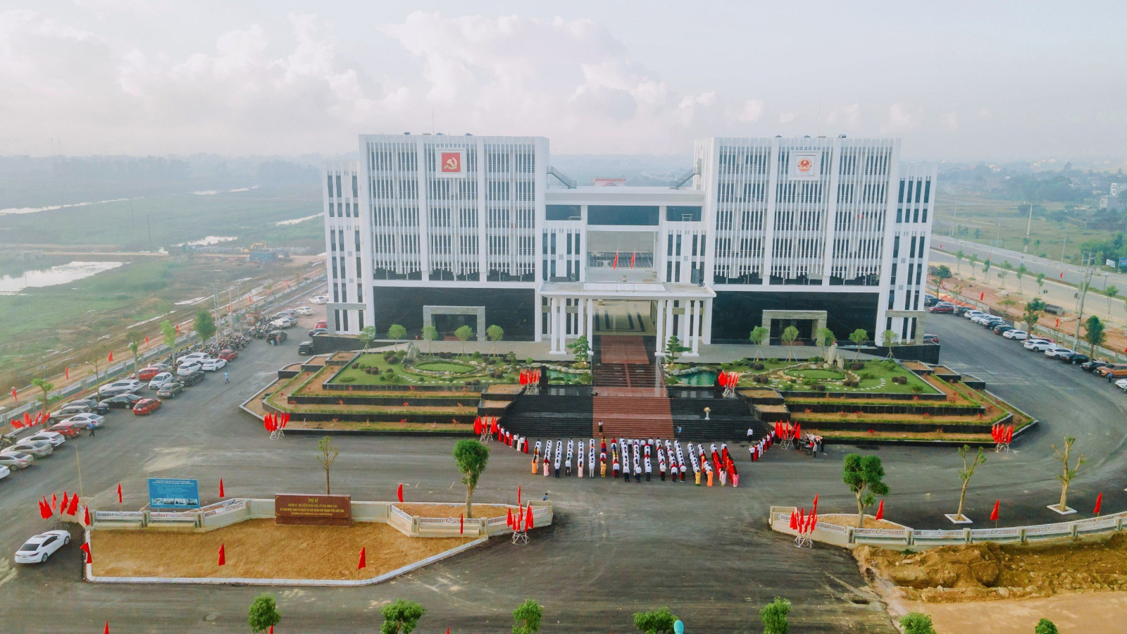 Trụ sở trung t&acirc;m h&agrave;nh ch&iacute;nh th&agrave;nh phố Sầm Sơn&nbsp;