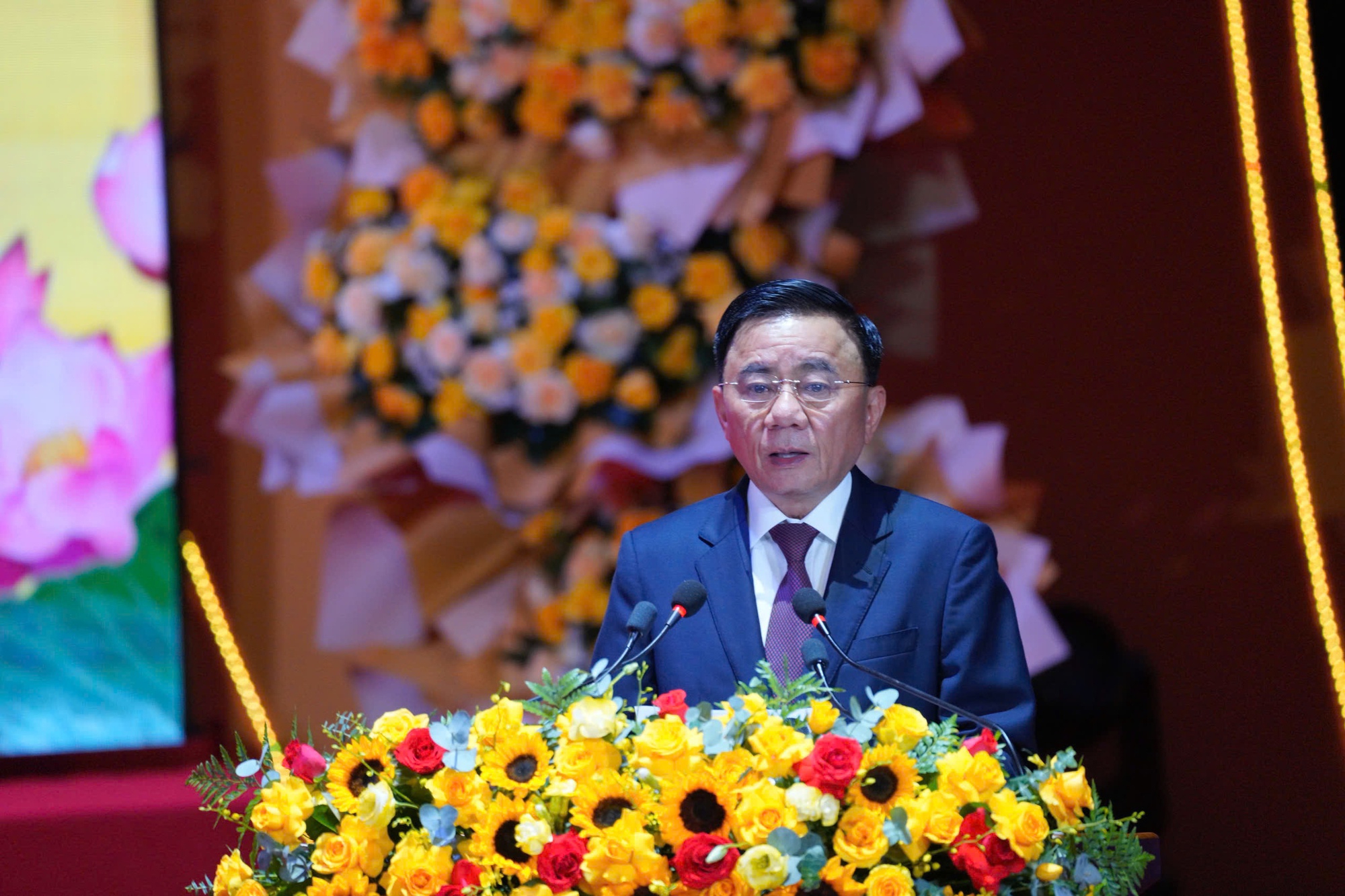 Đồng ch&iacute; Trần Cẩm T&uacute; - Ủy vi&ecirc;n Bộ Ch&iacute;nh trị, Thường trực Ban B&iacute; thư Trung ương Đảng ph&aacute;t biểu tại sự kiện. Ảnh: Quang Hiếu