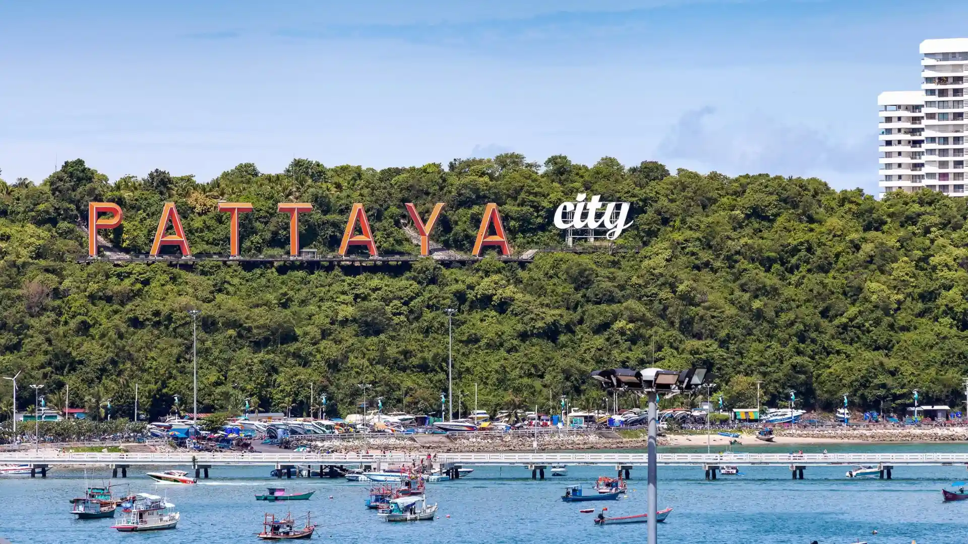 Các tour nước ngoài giá tầm trung đi Thái Lan, Singapore, Malaysia ước tính chiếm 60% tổng số tour bán ra dịp hè.