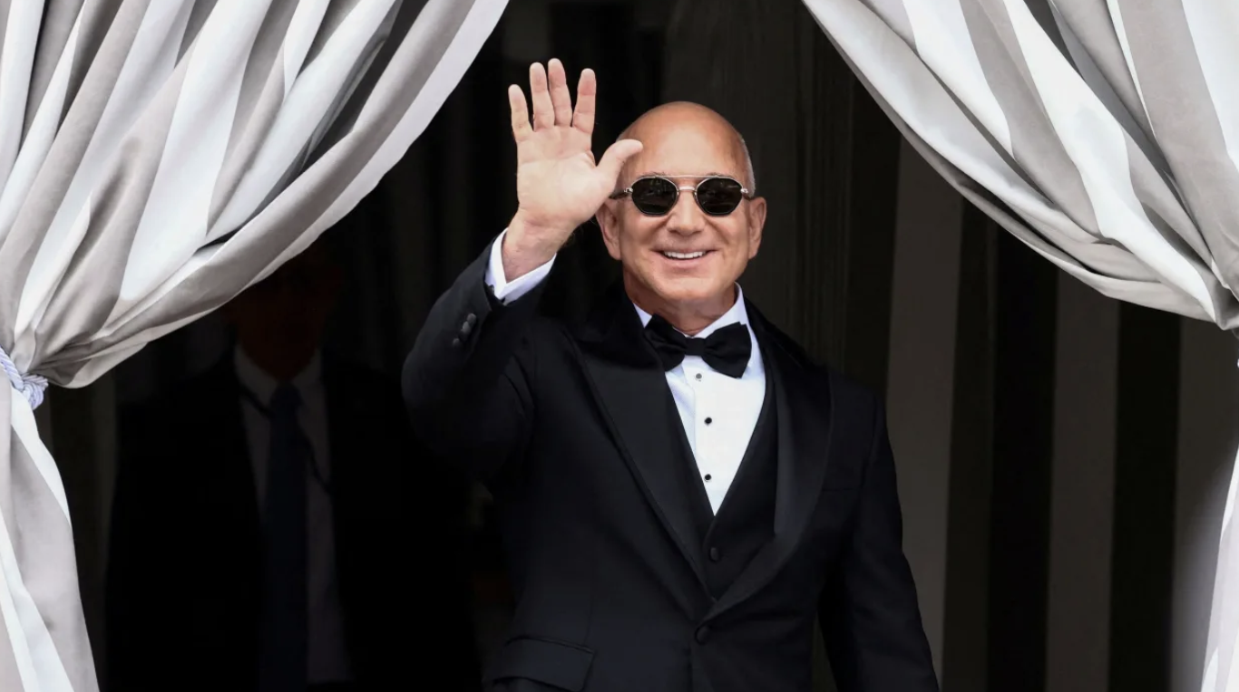 Tỷ phú Mỹ Jeff Bezos - Ảnh: Reuters.