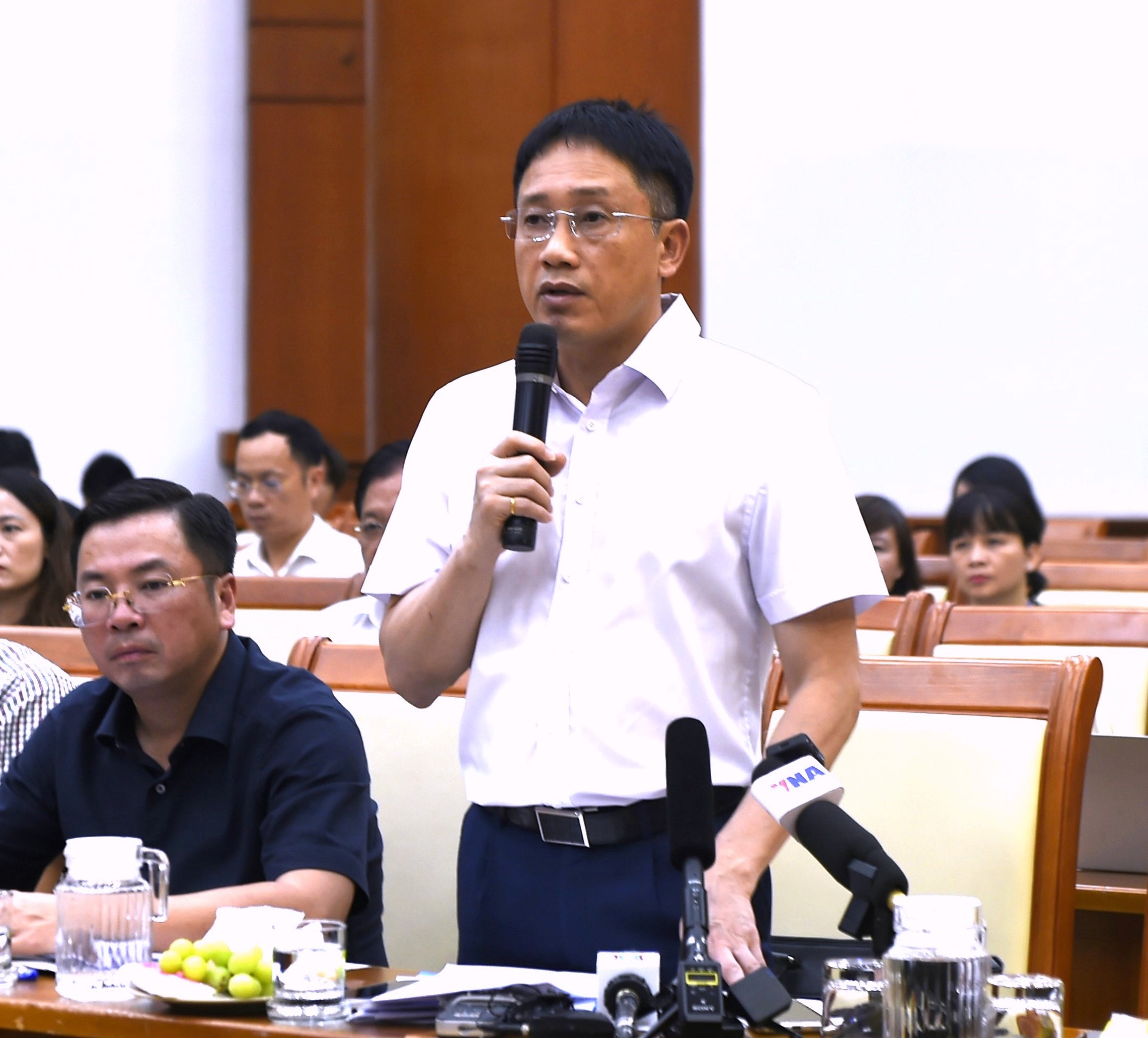 &Ocirc;ng Mai Sơn, Ph&oacute; Cục trưởng Cục Thuế, trả lời c&acirc;u hỏi của b&aacute;o ch&iacute;