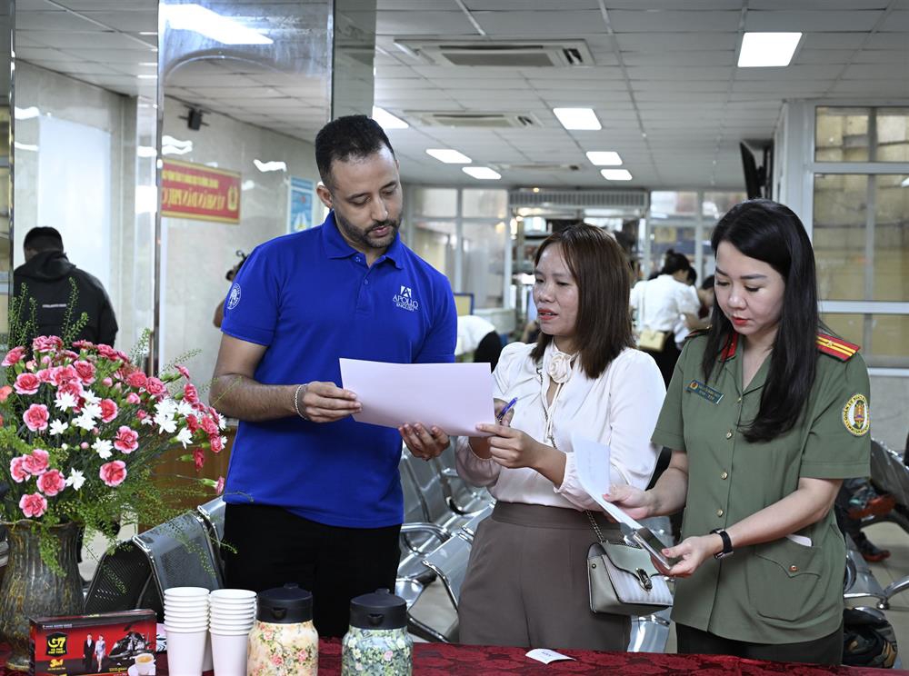 Việc cấp tài khoản định danh điện tử giúp người nước ngoài dễ dàng thực hiện các thủ tục hành chính trực tuyến. Ảnh: Cổng thông tin điện tử Bộ Công an.