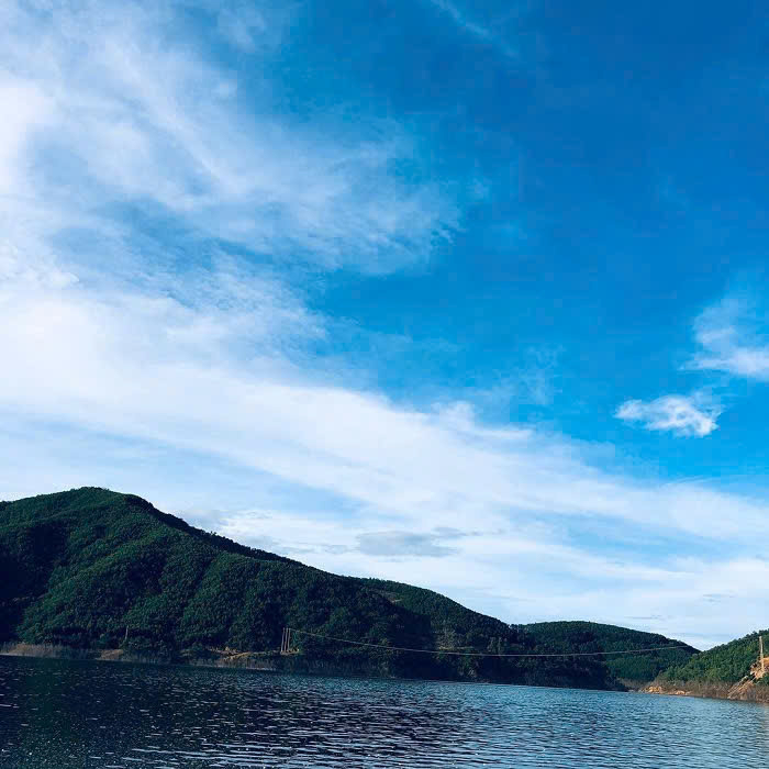 C&aacute;c tuyến du lịch sinh th&aacute;i được đề &aacute;n x&aacute;c định trong đ&oacute; c&oacute; du lịch bằng thuyền tr&ecirc;n c&aacute;c hồ nước lớn như Ng&agrave;n Trươi, Đ&aacute; H&agrave;n với h&agrave;ng chục h&ograve;n đảo lớn nhỏ.