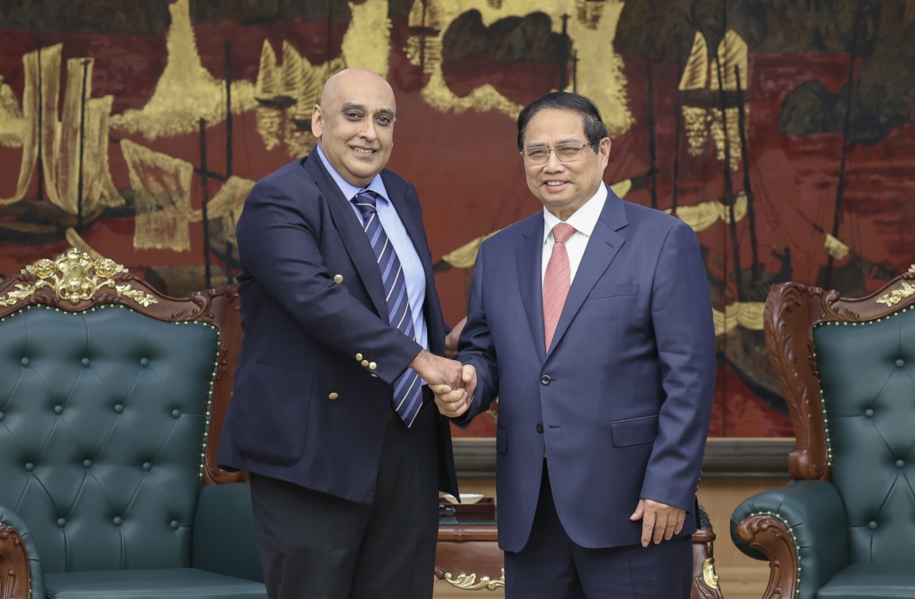 Thủ tướng Chính phủ Phạm Minh Chính tại buổi làm việc với  ông Ali Ijaz Ahmad, Chủ tịch kiêm Tổng Giám đốc Tập đoàn Makara Capital Partners (Singapore). Ảnh: VGP