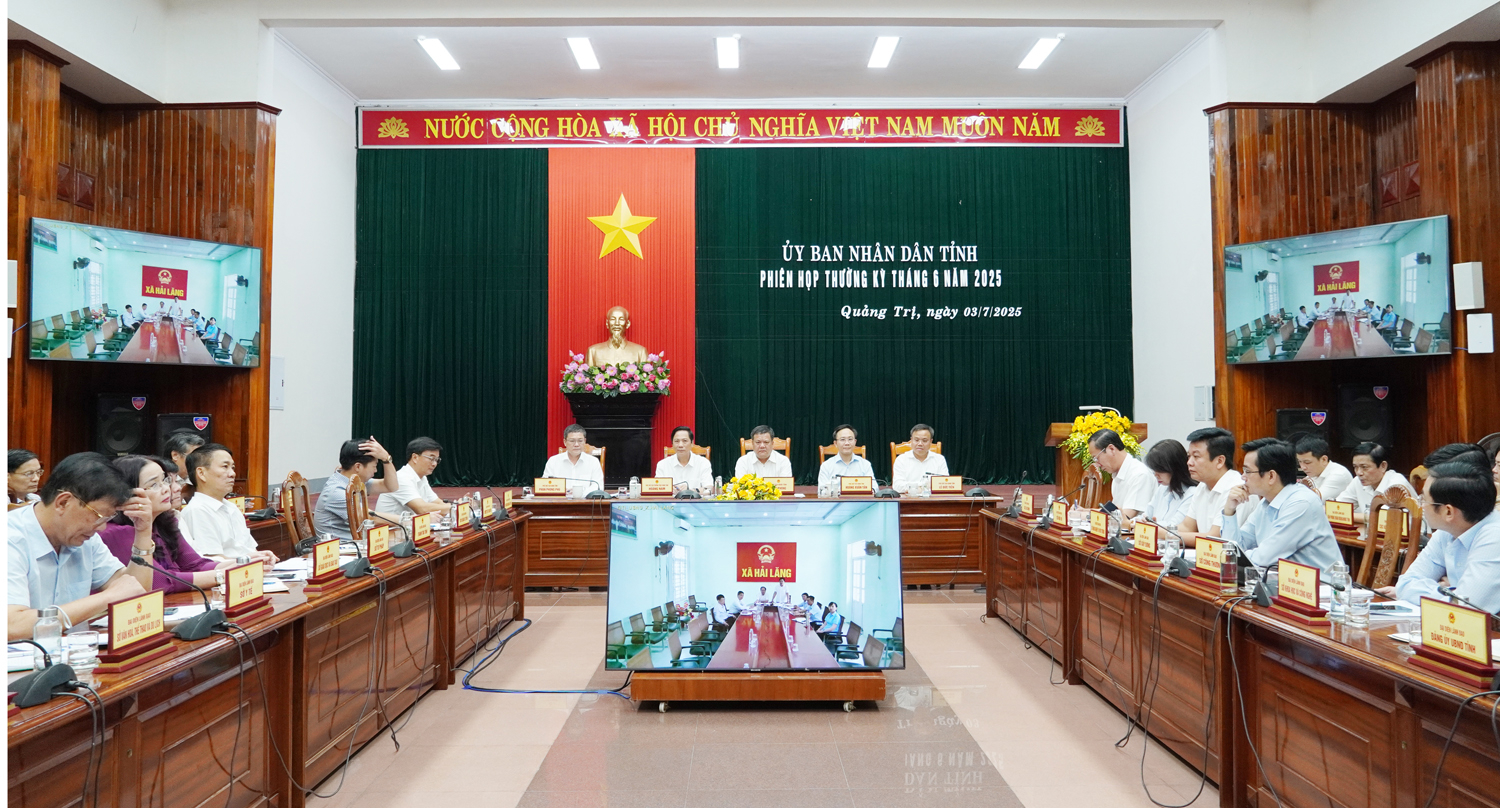 Toàn cảnh phiên họp thường kỳ tháng 6/2025 tại điểm cầu UBND tỉnh