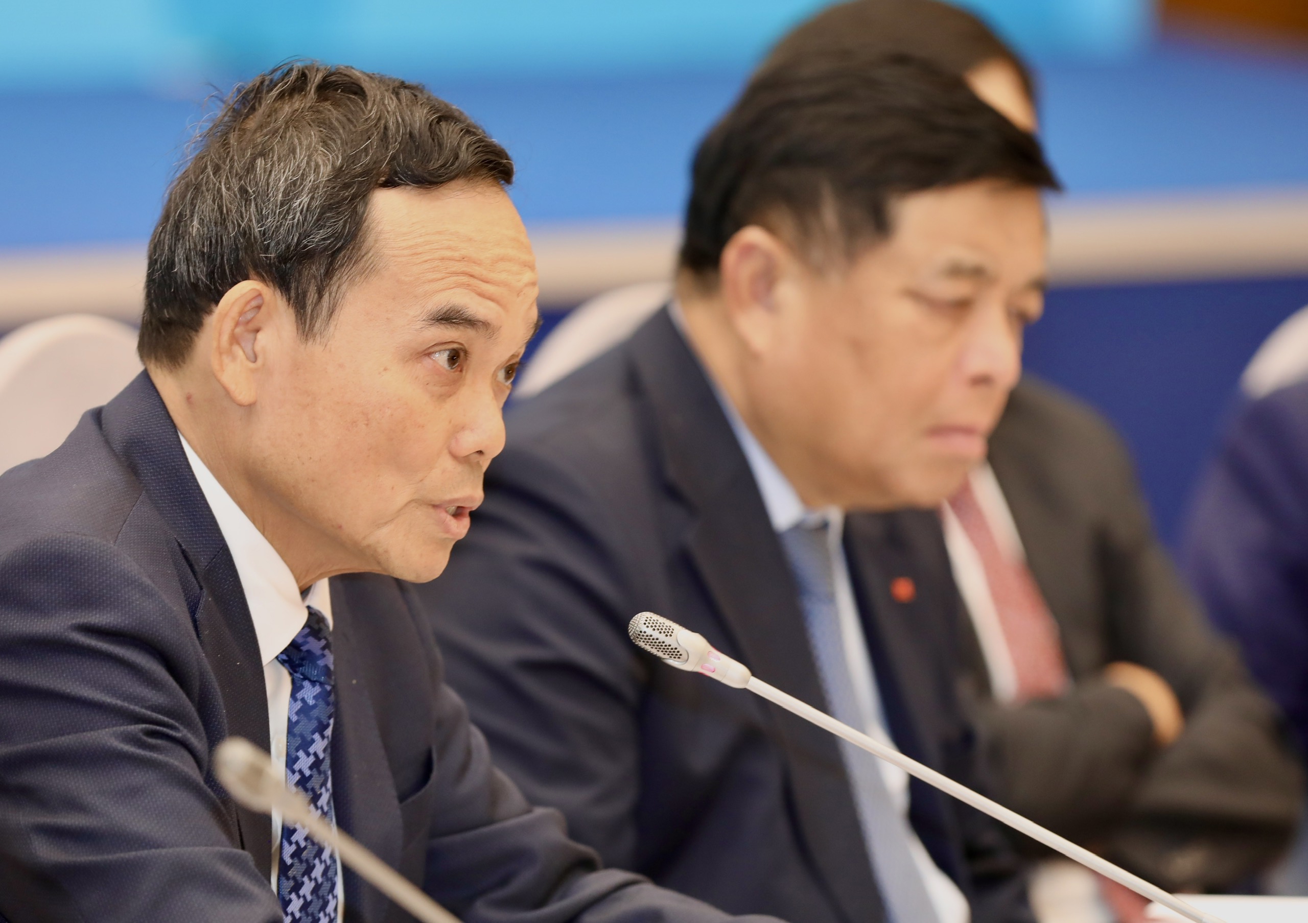 Diễn đàn Tăng trưởng Kinh tế Việt Nam 2025 (VEGF 2025) với cách tiếp cận đa chiều và đối thoại mở, không chỉ tạo lập một không gian chia sẻ thông tin giữa các nhóm chủ thể chính sách và thực thi, mà còn hình thành nền tảng quan trọng cho công tác theo dõi, giám sát, điều chỉnh chính sách nhằm đảm bảo sự thống nhất từ Trung ương tới địa phương, từ ý chí đến hành động.