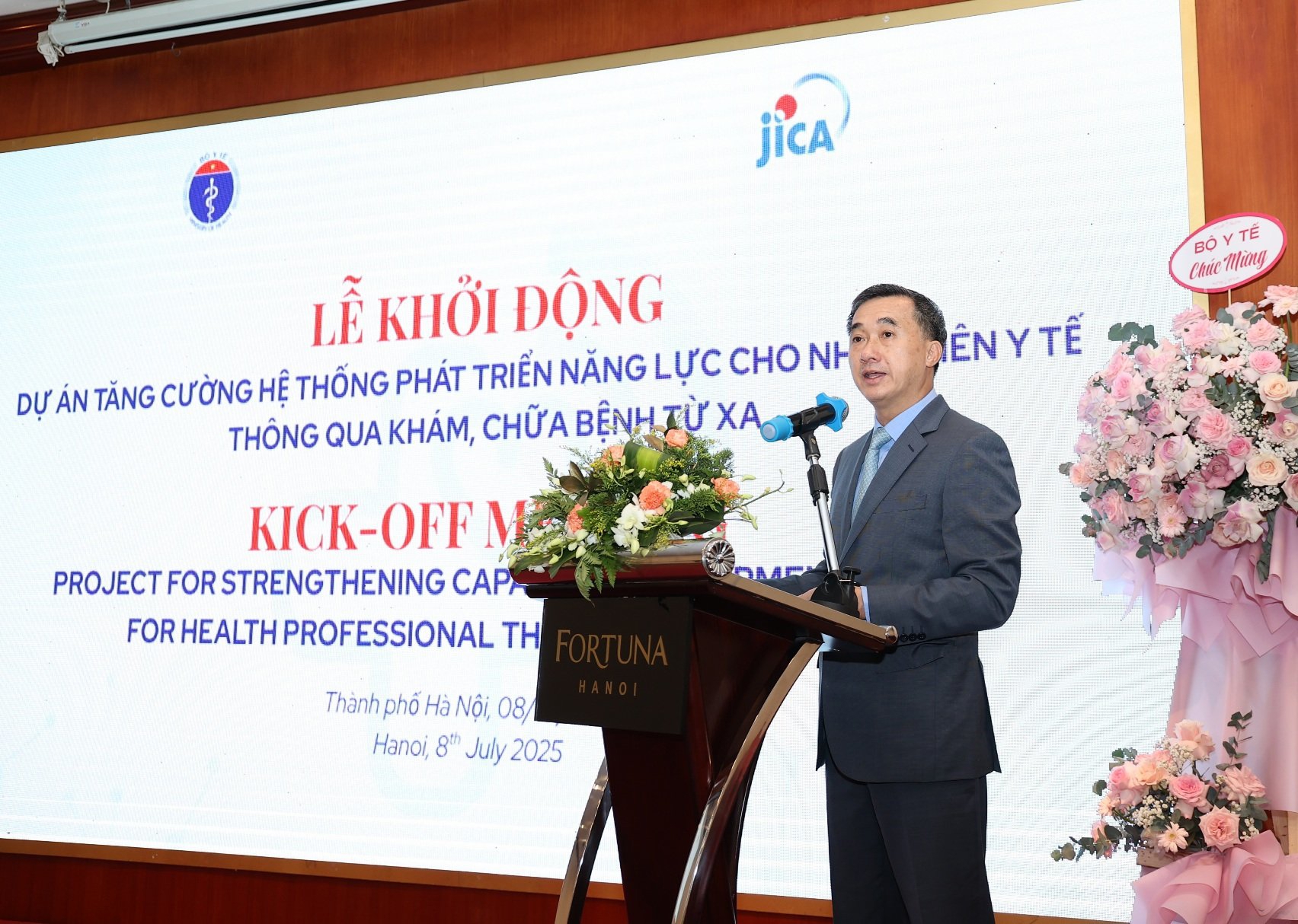GS.TS Trần Văn Thuấn, Thứ trưởng Bộ Y tế, ph&aacute;t biểu tại lễ khởi động dự &aacute;n.
